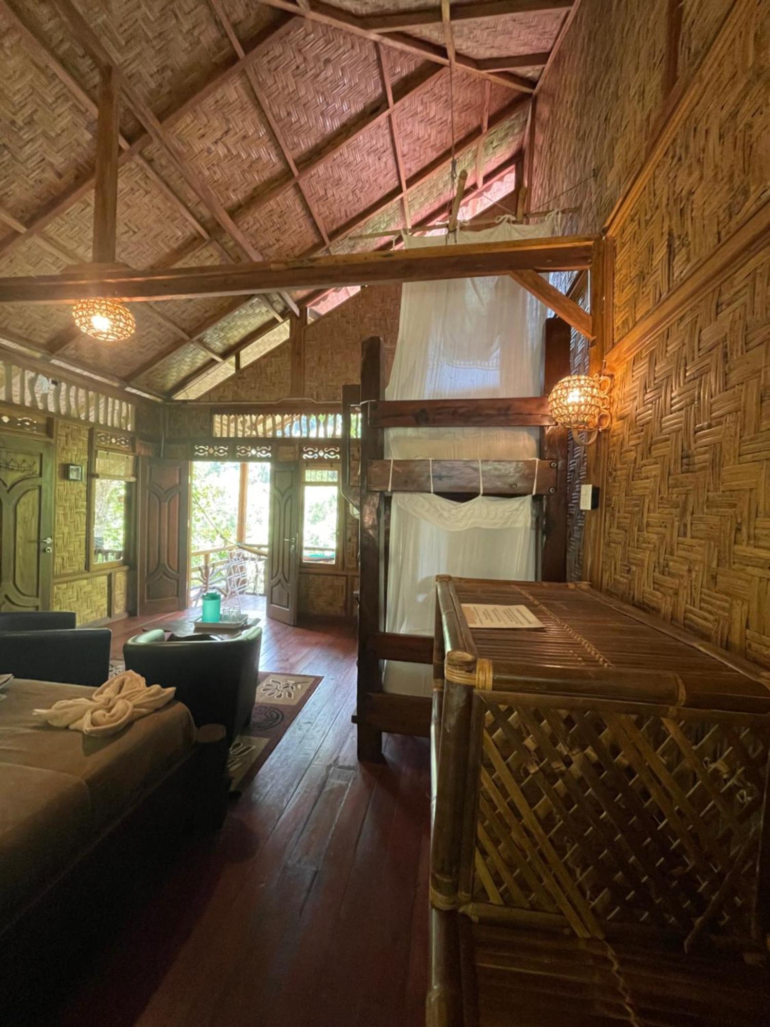 Kupu Kupu Garden Guest House & Cafe Bukit Lawang Exteriör bild