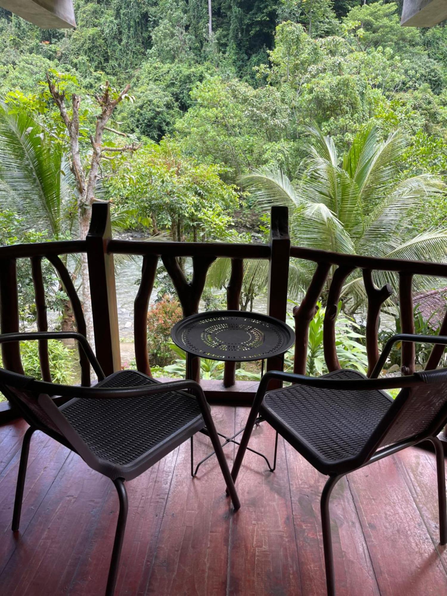 Kupu Kupu Garden Guest House & Cafe Bukit Lawang Exteriör bild