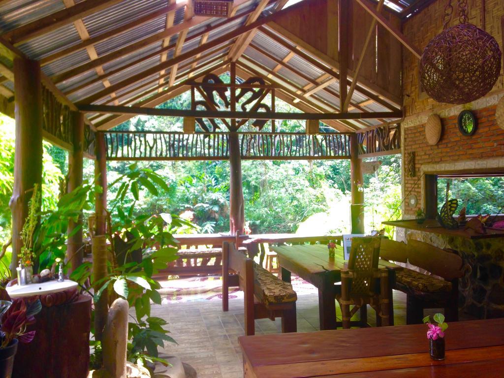 Kupu Kupu Garden Guest House & Cafe Bukit Lawang Exteriör bild