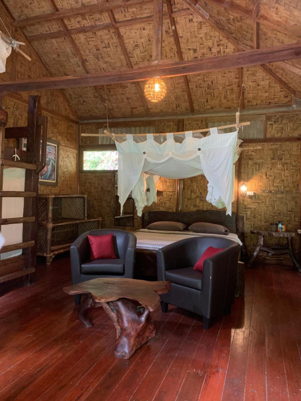 Kupu Kupu Garden Guest House & Cafe Bukit Lawang Exteriör bild